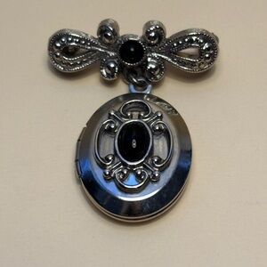 Vintage Silver Tone Black Cabochon Locket Brooch 1-3/8”